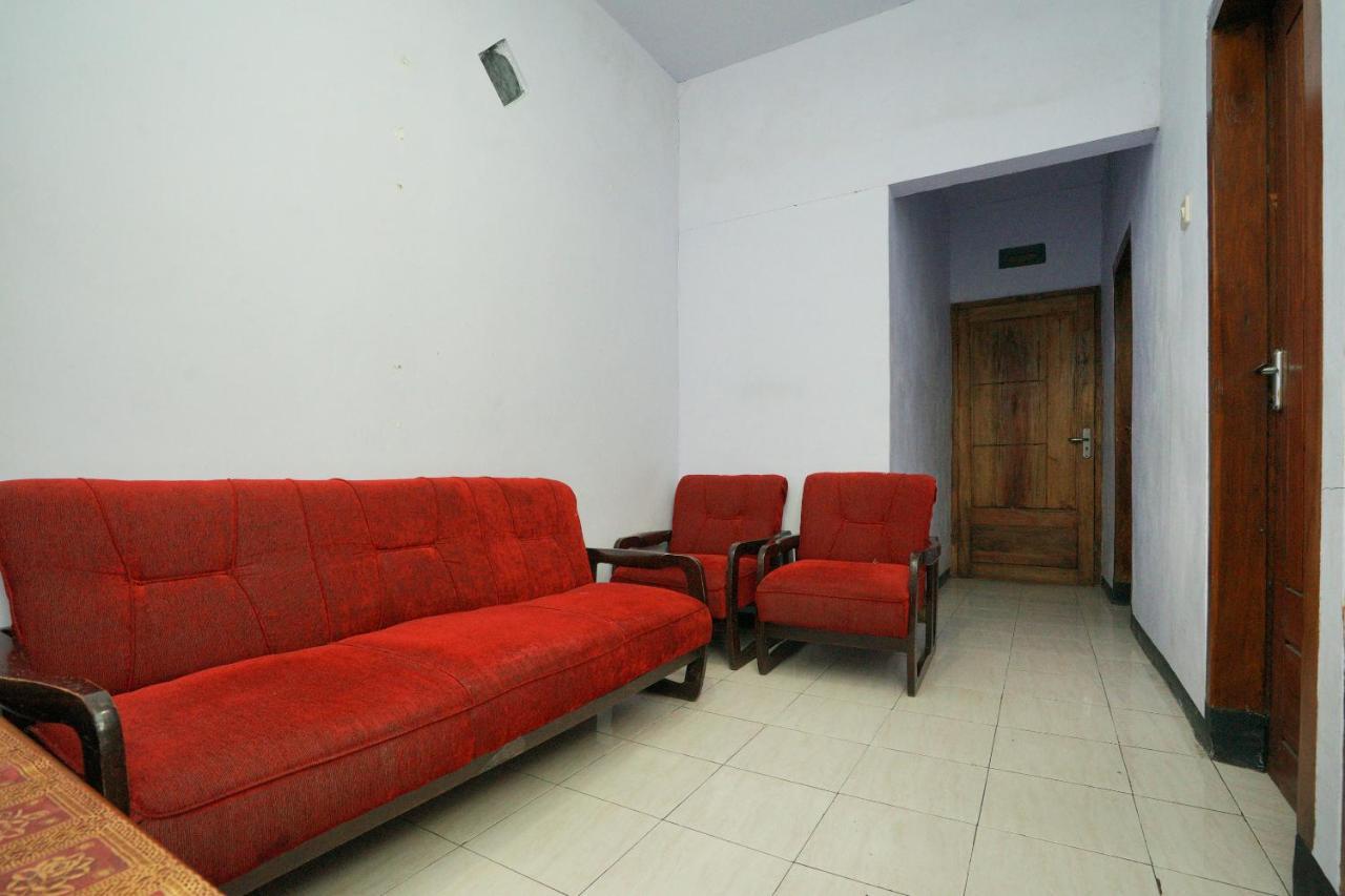 Oyo 2120 Pieter Homestay Bromo Probolinggo Exterior foto